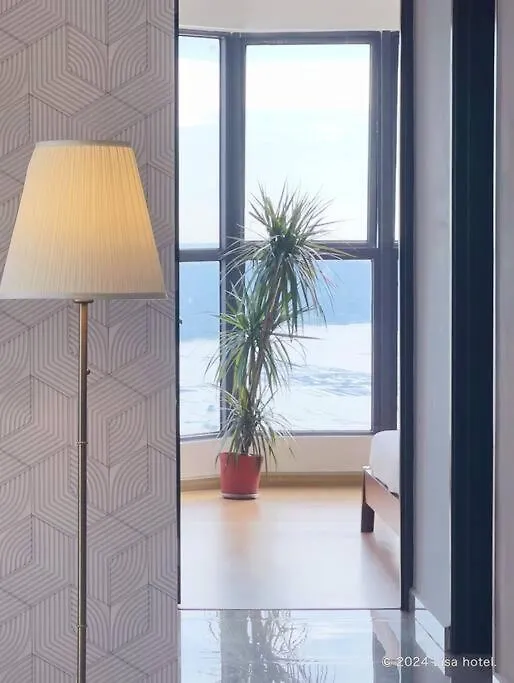 Modern Room With High Floor Seaview Near Ciq جوهر بهرو شقة