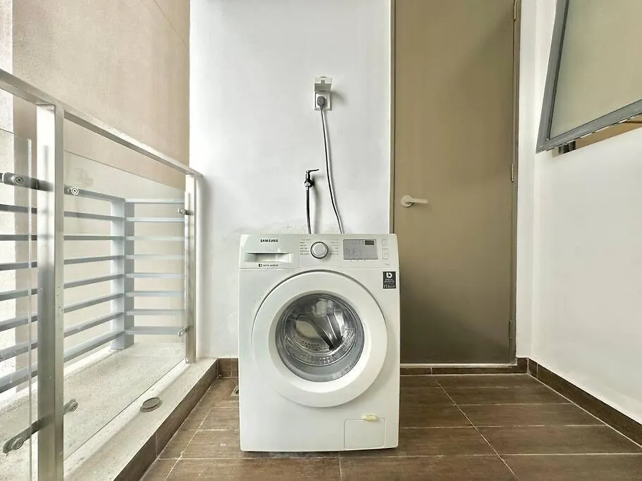 Modern Room With High Floor Seaview Near Ciq جوهر بهرو